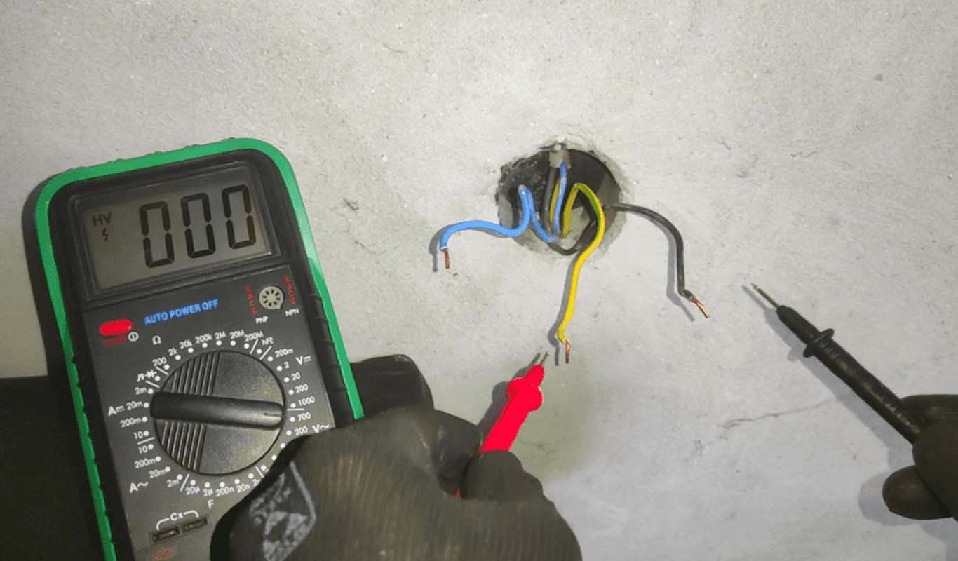 How to Use a Multimeter to Test Voltage of Live Wires?
